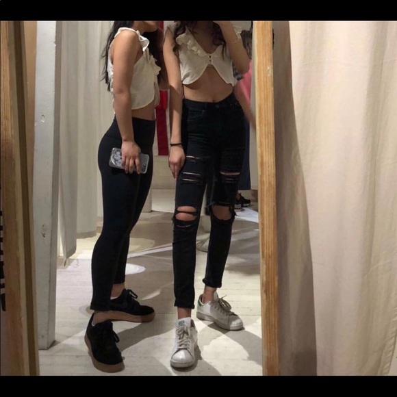 brandy melville swiss dot ruffle top - Picture 2 of 2